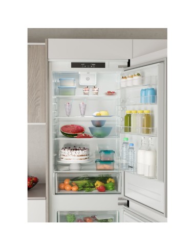Indesit IND 401 frigorifero con congelatore Da incasso 400 L F Bianco