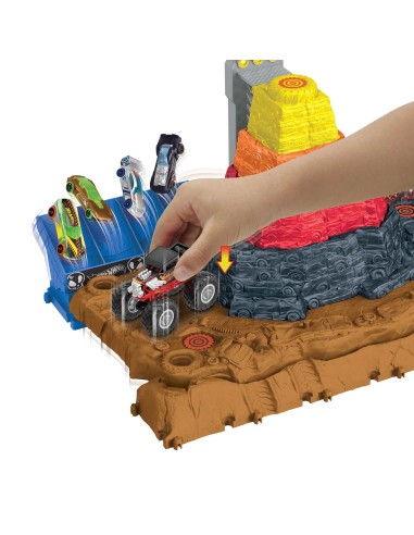 Hot Wheels Monster Trucks Arena Smashers Bone Shaker Ultimate Crush Yard Playset