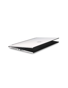 MSI Stealth 14 STUDIO A13VG-031IT Computer portatile 35,6 cm (14") Quad HD+ Intel® Core™ i7 i7-13700H 32 GB DDR5-SDRAM 1 TB SSD 2