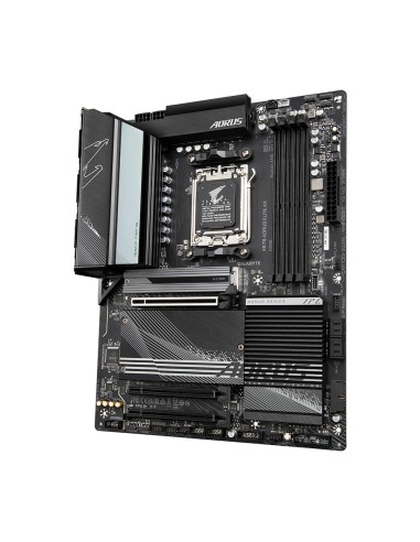 Gigabyte X670 AORUS ELITE AX scheda madre AMD X670 Presa di corrente AM5 ATX