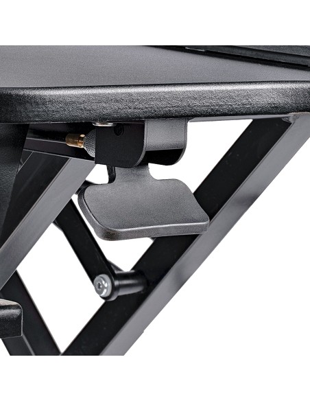 StarTech.com Scrivania ad angolo Sit Stand con Vassoio per Tastiera - Ampia Superficie (908x530mm) - Postazione di lavoro
