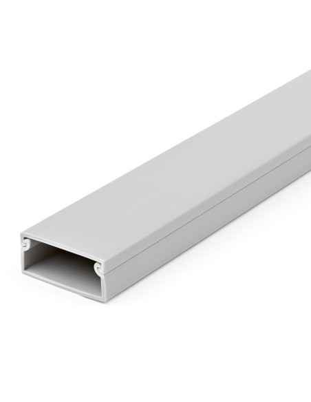 StarTech.com Solida canalina per la gestione dei cavi con coperchio, 38mm L x 16mm H - 2m L, canale singolo in PVC per