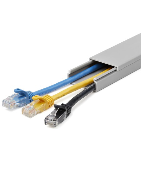 StarTech.com Solida canalina per la gestione dei cavi con coperchio, 38mm L x 16mm H - 2m L, canale singolo in PVC per