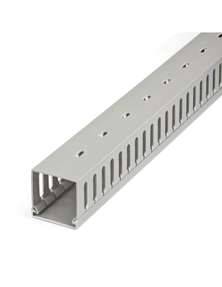 StarTech.com Canalina di cablaggio cavi scanalata con coperchio, 50mm P x 50mm H - 2m L - 8mm, canalina passacavi in PVC per