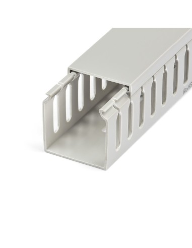 StarTech.com Canalina di cablaggio cavi scanalata con coperchio, 50mm P x 50mm H - 2m L - 8mm, canalina passacavi in PVC per