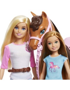 Barbie e Stacie Sorelle a Cavallo playset con cavallo e sella da 2, Con completi da equitazione, Giocattolo e regalo per 2