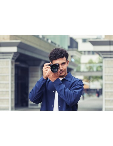 Sony α Alpha 6400 con obiettivo 16-50mm, mirrorless APS-C con Real-Time Eye AF