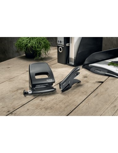 Leitz Recycle Cucitrice a pinza - caricamento posteriore - 15 fogli - punto n.8