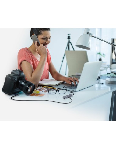 D-Link DUB-2335 replicatore di porte e docking station per laptop Cablato USB tipo-C Grigio