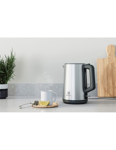 Electrolux E4K1-4ST bollitore elettrico 1,7 L 2400 W Acciaio inox