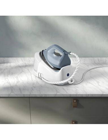 Electrolux E6ST1-6DB 2000 W 1,2 L Piastra RESILIUM Blu, Bianco