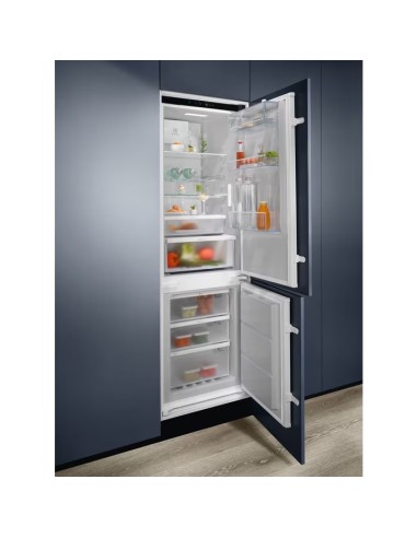 Electrolux ENP7MD18S Da incasso 249 L D