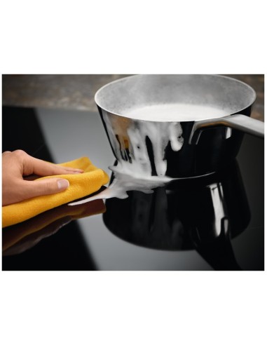 Electrolux Serie 300 EIB60424C Nero Da incasso 59 cm Piano cottura a induzione 4 Fornello(i)