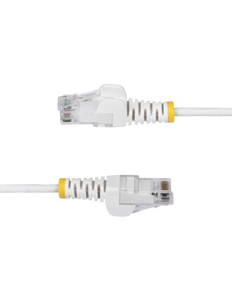 StarTech.com Cavo Ethernet CAT6 Bianco da 2,5m Patch UTP con Plug RJ45 Antigroviglio e Rilievi di Trazione, Cavo Lan Slim in