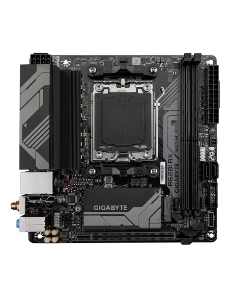 GIGABYTE A620I AX Scheda madre - Supporta CPU AMD Ryzen 8000, VRM digitale a 5+2+1 fasi, fino a 6400MHz DDR5 (OC), 1xPCIe 4.0