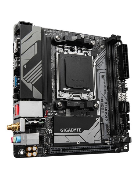 GIGABYTE A620I AX Scheda madre - Supporta CPU AMD Ryzen 8000, VRM digitale a 5+2+1 fasi, fino a 6400MHz DDR5 (OC), 1xPCIe 4.0
