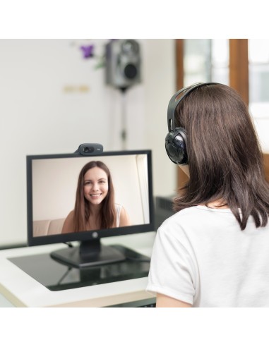 Logitech C270 Webcam HD, HD 720p 30fps, Videochiamate HD Widescreen, Correzione Automatica ‎Luminosità, Microfono Riduzione del