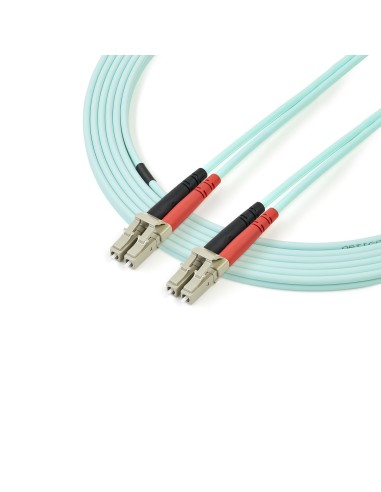 StarTech.com Cavo patch duplex LSZH fibra multimod. 50 125 2 m 10 Gb Aqua LC-LC