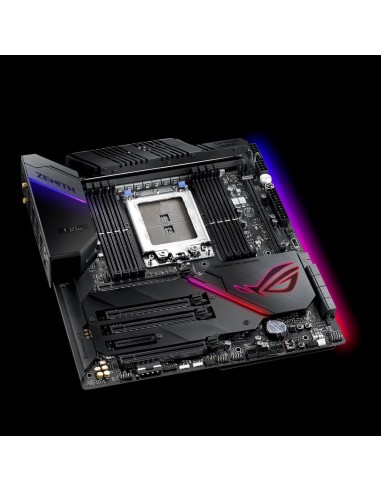 ASUS ROG Zenith Extreme Alpha AMD X399 Socket TR4 ATX esteso
