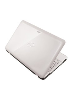 Fujitsu LIFEBOOK AH531 39,6 cm (15.6") HD Intel® Core™ i5 8 GB DDR3-SDRAM 750 GB HDD NVIDIA® GeForce® GT 525M Windows 7