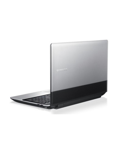 Samsung 3 NP300E5C 39,6 cm (15.6") Intel® Pentium® 4 GB DDR3-SDRAM 500 GB HDD Windows 7 Home Premium Nero, Argento