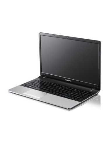 Samsung 3 NP300E5X 39,6 cm (15.6") Intel® Celeron® 2 GB DDR3-SDRAM 500 GB HDD FreeDOS Nero, Argento