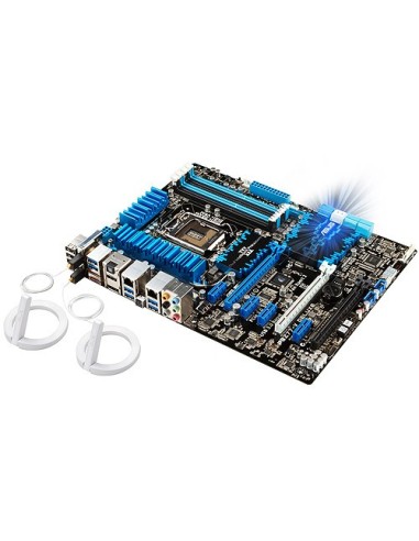 ASUS P8Z77-V-DELUXE scheda madre Intel Z77 LGA 1155 (Socket H2) ATX