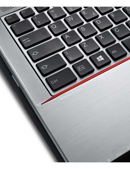 Fujitsu LIFEBOOK E754 Computer portatile 39,6 cm (15.6") Intel® Core™ i5 8 GB DDR3L-SDRAM 500 GB Hard Disk Ibrido Windows 7