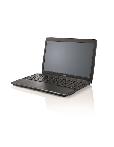 Fujitsu LIFEBOOK AH544 Computer portatile 39,6 cm (15.6") Intel® Core™ i5 4 GB DDR3-SDRAM 500 GB HDD NVIDIA® GeForce® GT 720M