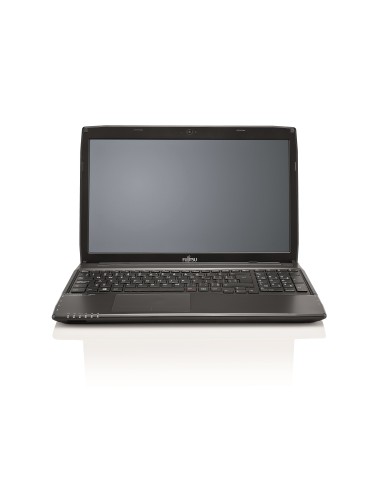 Fujitsu LIFEBOOK AH544 Computer portatile 39,6 cm (15.6") Intel® Core™ i5 4 GB DDR3-SDRAM 500 GB HDD NVIDIA® GeForce® GT 720M