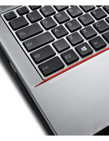 Fujitsu LIFEBOOK E754 Computer portatile 39,6 cm (15.6") Intel® Core™ i5 8 GB DDR3L-SDRAM 500 GB Hard Disk Ibrido Wi-Fi 4