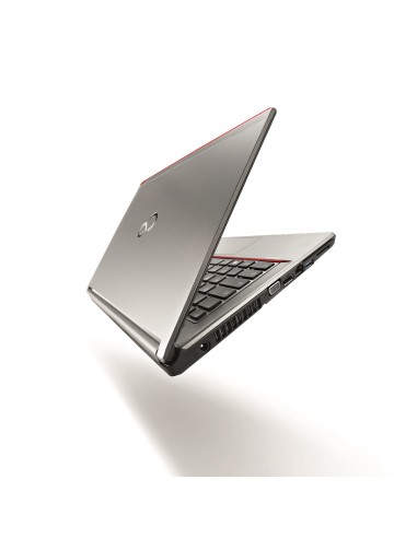 Fujitsu LIFEBOOK E754 Computer portatile 39,6 cm (15.6") Intel® Core™ i5 8 GB DDR3L-SDRAM 500 GB Hard Disk Ibrido Wi-Fi 4
