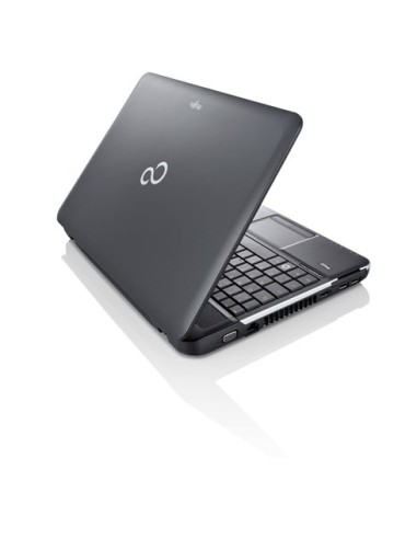 Fujitsu LIFEBOOK A512 Computer portatile 39,6 cm (15.6") HD Intel® Core™ i5 4 GB DDR3-SDRAM 500 GB HDD Windows 8.1 Nero