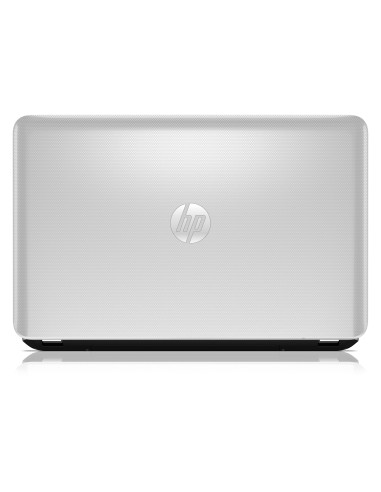 HP Pavilion 15-e067sl Computer portatile 39,6 cm (15.6") Intel® Core™ i3 6 GB DDR3-SDRAM 500 GB HDD AMD Radeon HD 8670M Windows