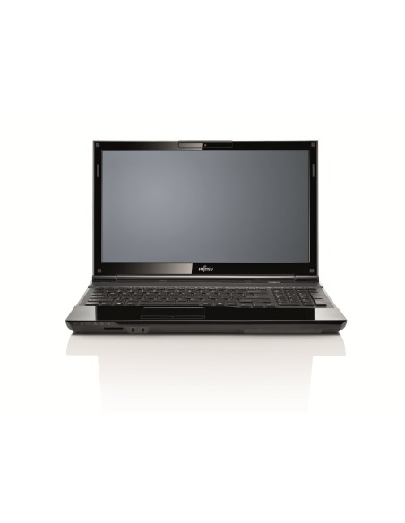 Fujitsu LIFEBOOK AH532 Computer portatile 39,6 cm (15.6") HD Intel® Core™ i5 4 GB DDR3-SDRAM 750 GB HDD NVIDIA® GeForce® GT
