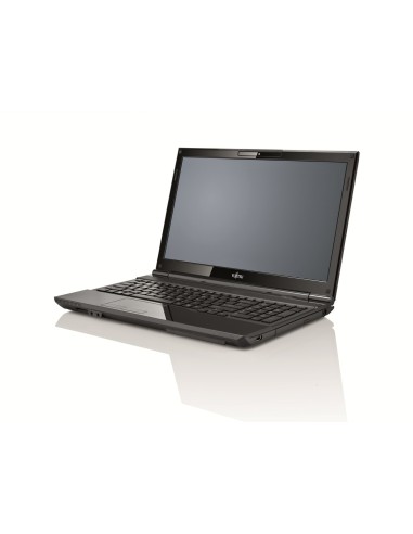 Fujitsu LIFEBOOK AH532 Computer portatile 39,6 cm (15.6") HD Intel® Core™ i5 4 GB DDR3-SDRAM 750 GB HDD NVIDIA® GeForce® GT