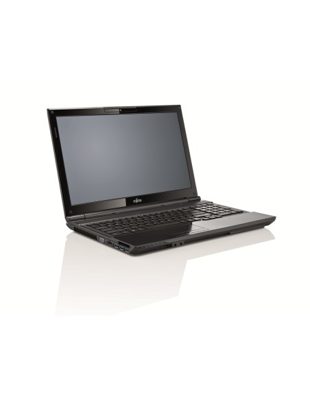 Fujitsu LIFEBOOK AH532 Computer portatile 39,6 cm (15.6") HD Intel® Core™ i5 4 GB DDR3-SDRAM 750 GB HDD NVIDIA® GeForce® GT