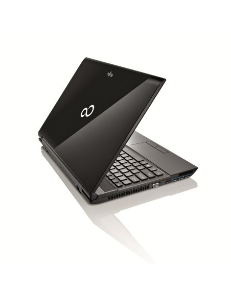 Fujitsu LIFEBOOK AH532 Computer portatile 39,6 cm (15.6") HD Intel® Core™ i5 4 GB DDR3-SDRAM 750 GB HDD NVIDIA® GeForce® GT