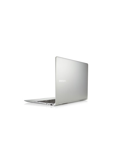 Samsung 9 NP900X3D Computer portatile 33,8 cm (13.3") HD+ Intel® Core™ i5 4 GB DDR3-SDRAM 128 GB SSD Windows 8 Argento