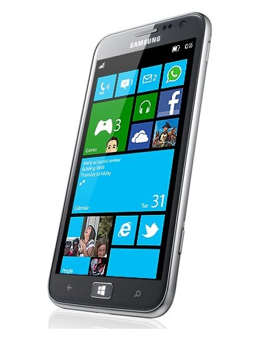 Samsung ATIV S GT-I8750 12,2 cm (4.8") SIM singola Windows Phone 8 3G 1 GB 16 GB 2300 mAh Argento