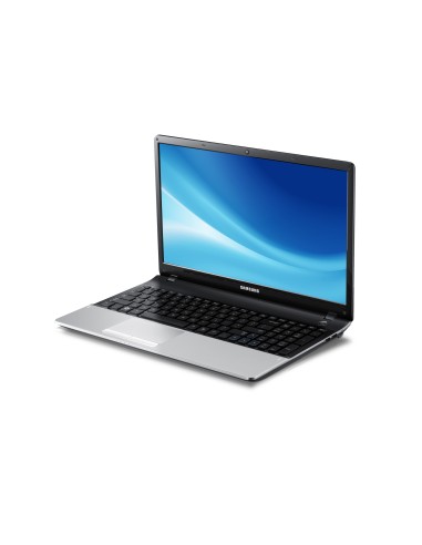 Samsung 3 NP300E5X Computer portatile 39,6 cm (15.6") Intel® Core™ i3 4 GB DDR3-SDRAM 500 GB HDD FreeDOS Argento
