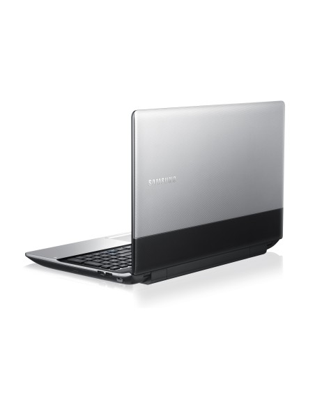 Samsung 3 NP300E5X Computer portatile 39,6 cm (15.6") Intel® Core™ i3 4 GB DDR3-SDRAM 500 GB HDD FreeDOS Argento