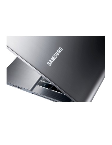 Samsung 7 NP770Z7E Computer portatile 43,9 cm (17.3") Full HD Intel® Core™ i7 8 GB DDR3-SDRAM 750 GB HDD AMD Radeon HD 8870M