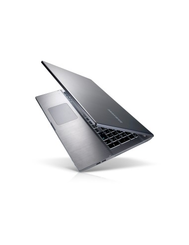 Samsung 7 NP770Z7E Computer portatile 43,9 cm (17.3") Full HD Intel® Core™ i7 8 GB DDR3-SDRAM 750 GB HDD AMD Radeon HD 8870M