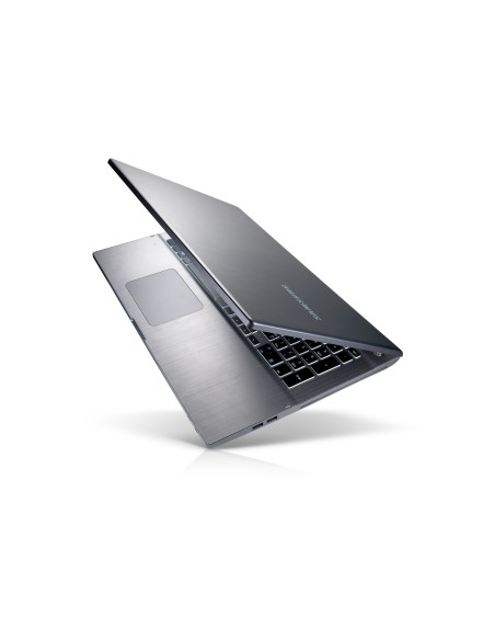 Samsung 7 NP770Z7E Computer portatile 43,9 cm (17.3") Full HD Intel® Core™ i7 8 GB DDR3-SDRAM 750 GB HDD AMD Radeon HD 8870M