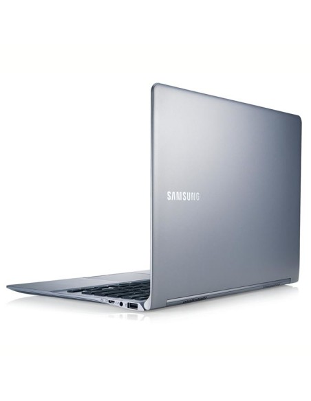 Samsung 9 NP900X3D Computer portatile 33,8 cm (13.3") HD+ Intel® Core™ i5 4 GB DDR3-SDRAM 128 GB SSD Windows 8 Argento