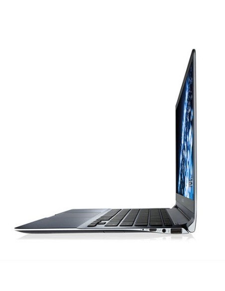 Samsung ATIV NP900X3E Computer portatile 33,8 cm (13.3") Full HD Intel® Core™ i5 4 GB DDR3-SDRAM 256 GB SSD Windows 8 Pro Nero