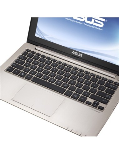 ASUS VivoBook S200E-CT216H notebook Computer portatile 29,5 cm (11.6") Touch screen HD Intel® Core™ i3 4 GB DDR3-SDRAM 500 GB