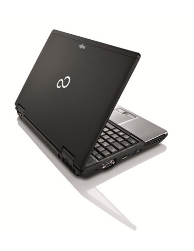 Fujitsu LIFEBOOK E782 Computer portatile 39,6 cm (15.6") HD Intel® Core™ i5 4 GB DDR3-SDRAM 500 GB HDD Wi-Fi 4 (802.11n)