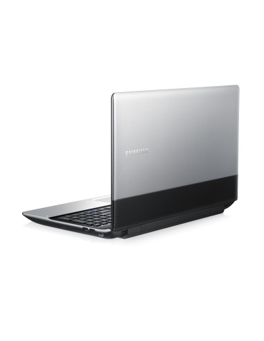 Samsung 3 NP300E5C 39,6 cm (15.6") Intel® Celeron® 4 GB DDR3-SDRAM 500 GB HDD Windows 8 Nero, Argento